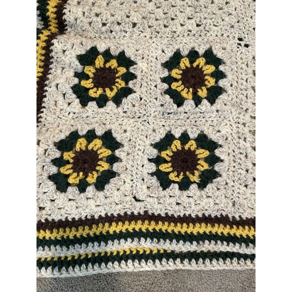 Vintage Sunflower Afghan Blanket Hand Crocheted Granny Squares 75” x 42”‎ - Picture 3 of 3